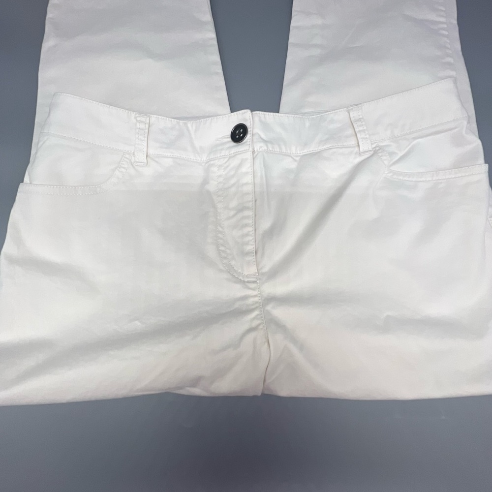 🌼🌸🌹Chico’s creamy/white capris/cropped soft stretchy jeans. Size 2 or 12/14